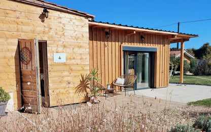 Discovery Yoga Session Paired With Non-Alcoholic Wine Tasting at Espace Samananda (France)
